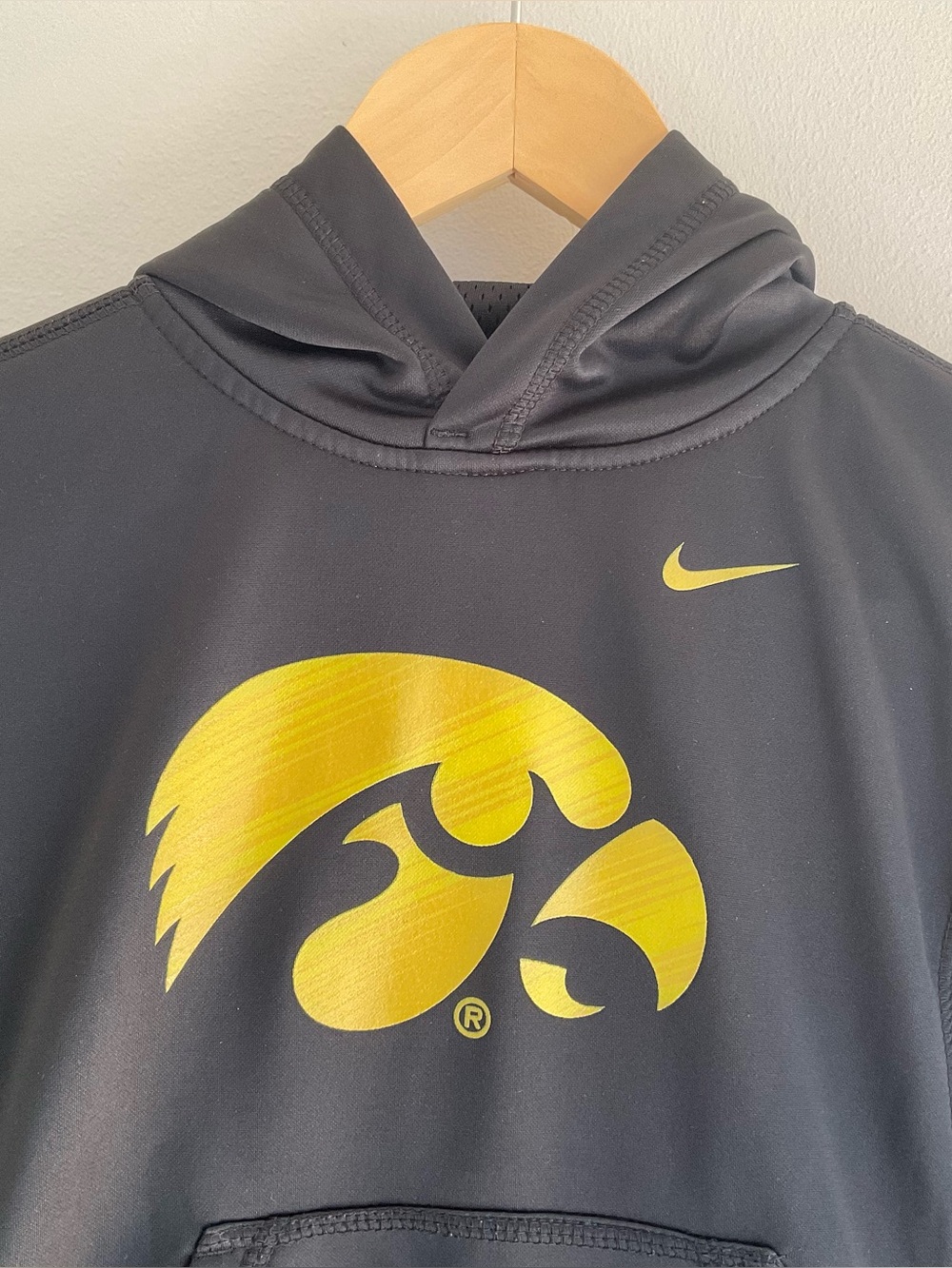 Iowa Hawkeyes Nike Black Hooded Sweatshirt in Kids Size 6